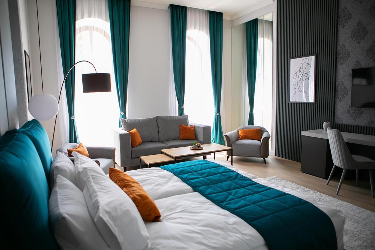 House Of Charles Hotell Carei Eksteriør bilde