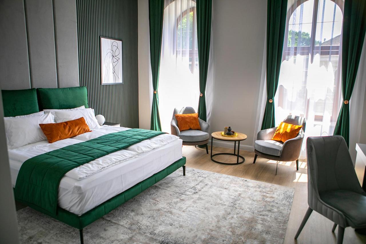 House Of Charles Hotell Carei Eksteriør bilde